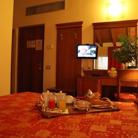 Bariano Hotel Il Borghetto מראה חיצוני תמונה